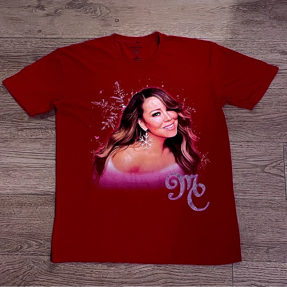 (Never Worn)  Official Mariah Carey Holiday Merch Red Short Sleeve T-shirt in XL